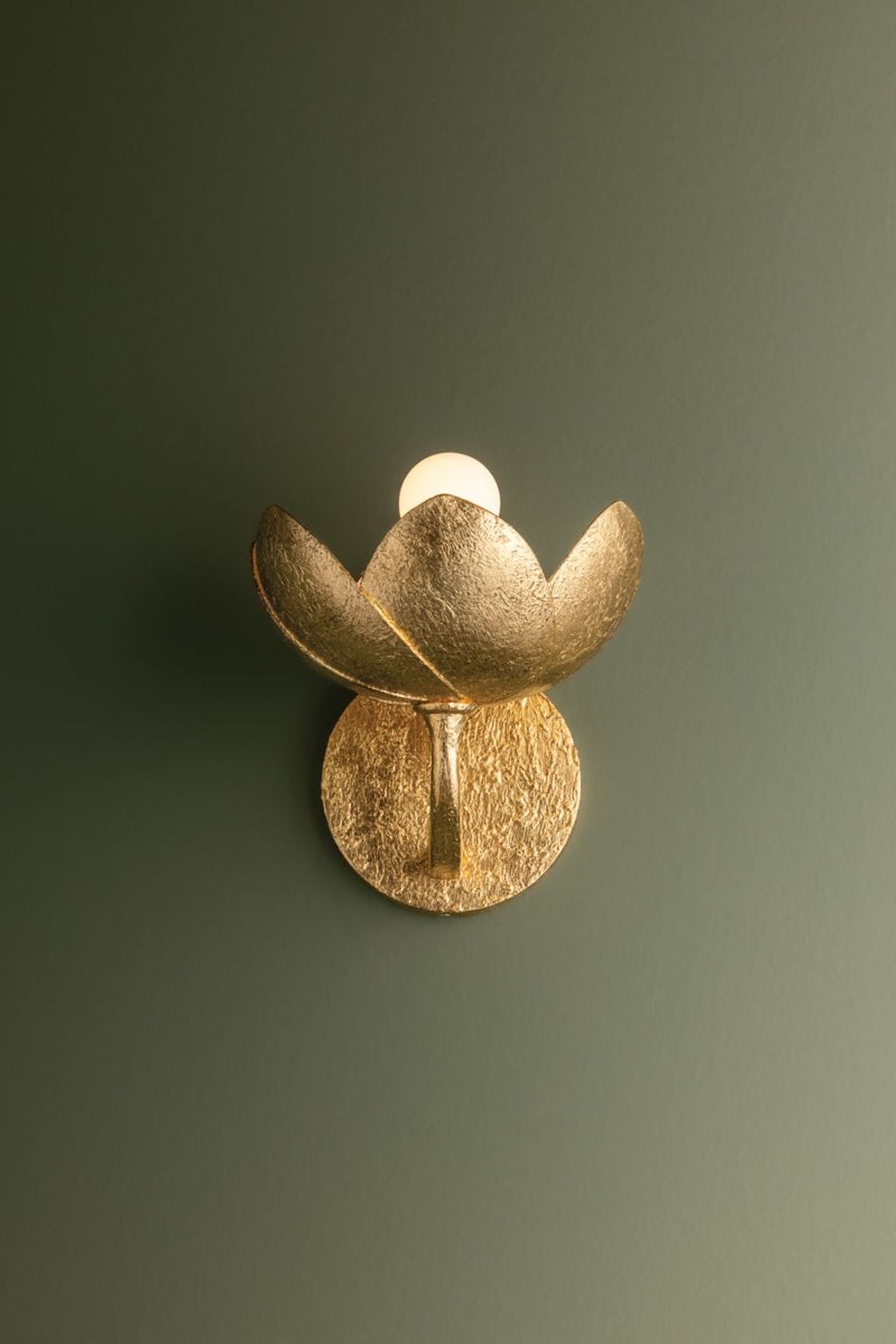 Arcata Wall Sconce 8" X 8.25", Vintage Gold Leaf