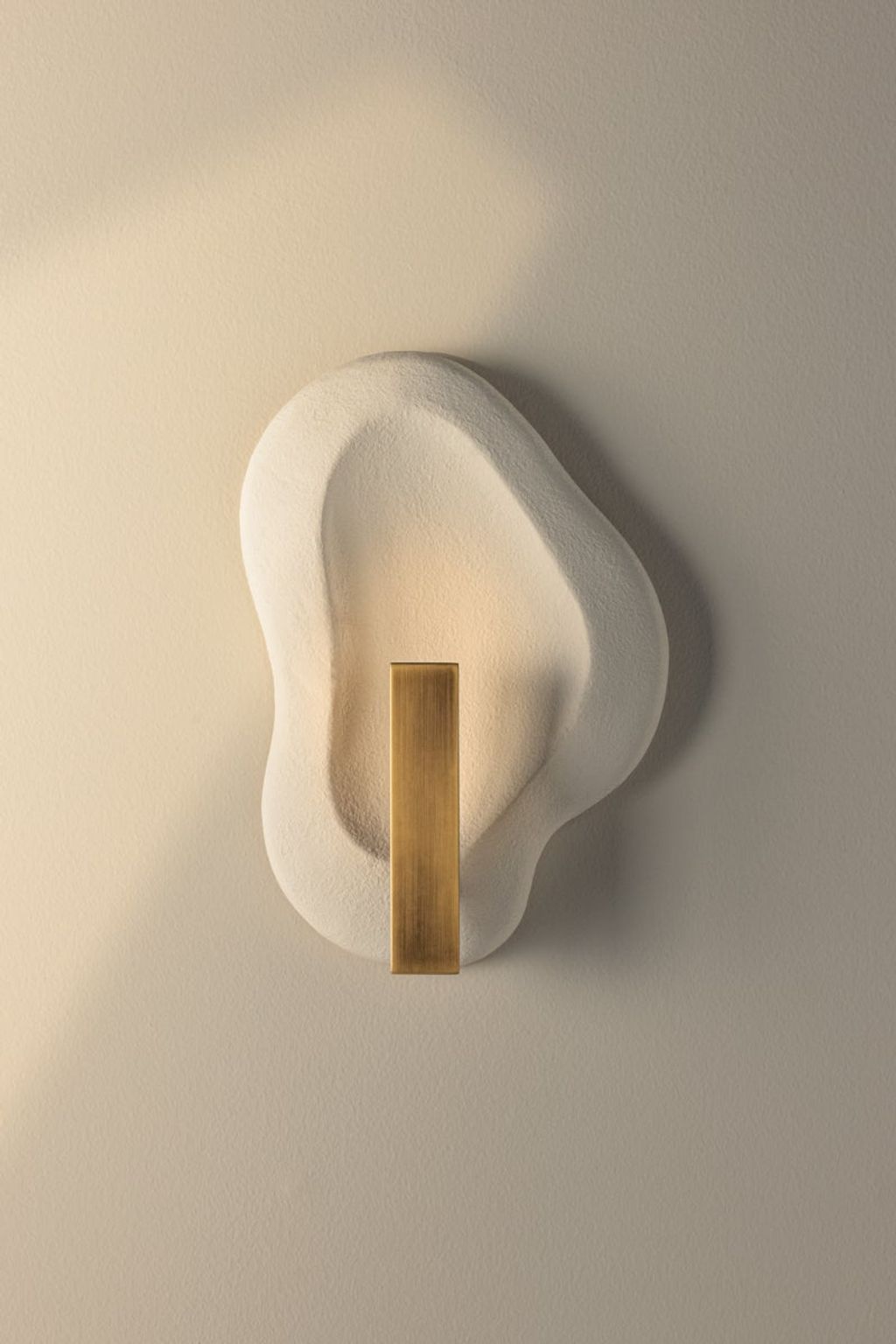 Jura Wall Sconce 10" X 14.5", Patina Brass And Ceramic Rustic Shell