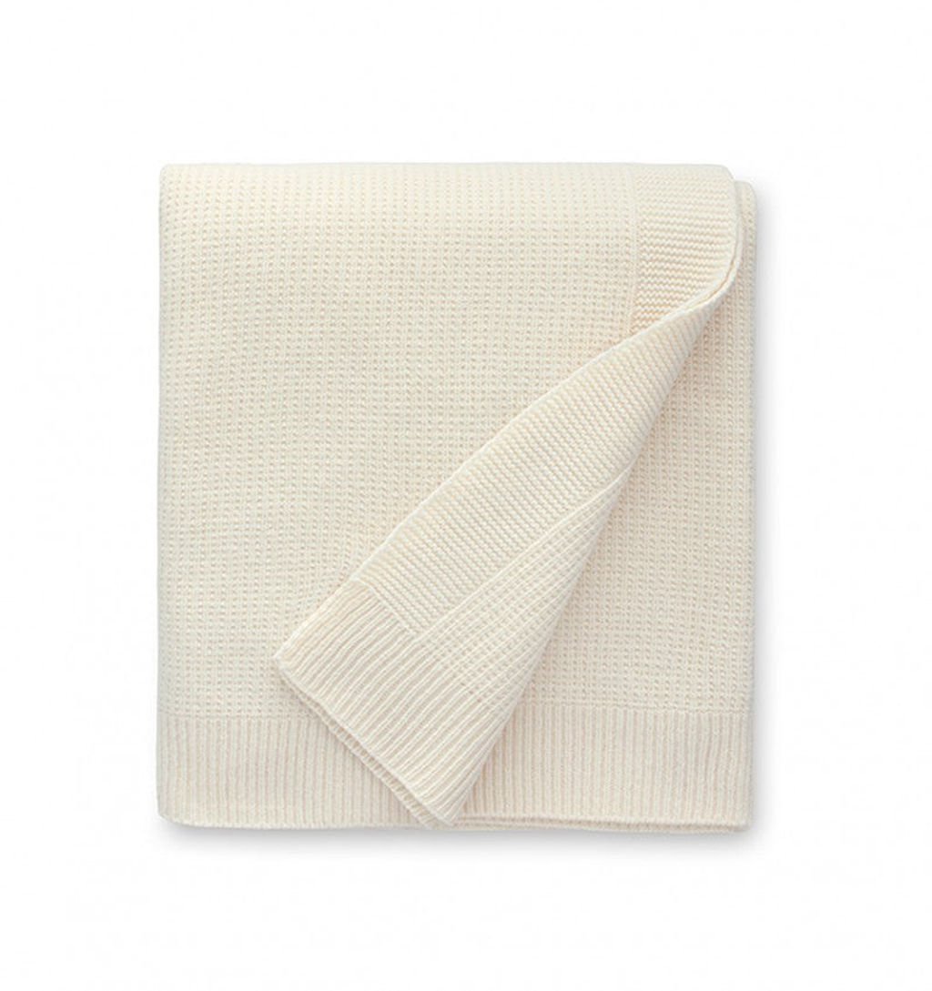 Pettra Throw, Eggshell