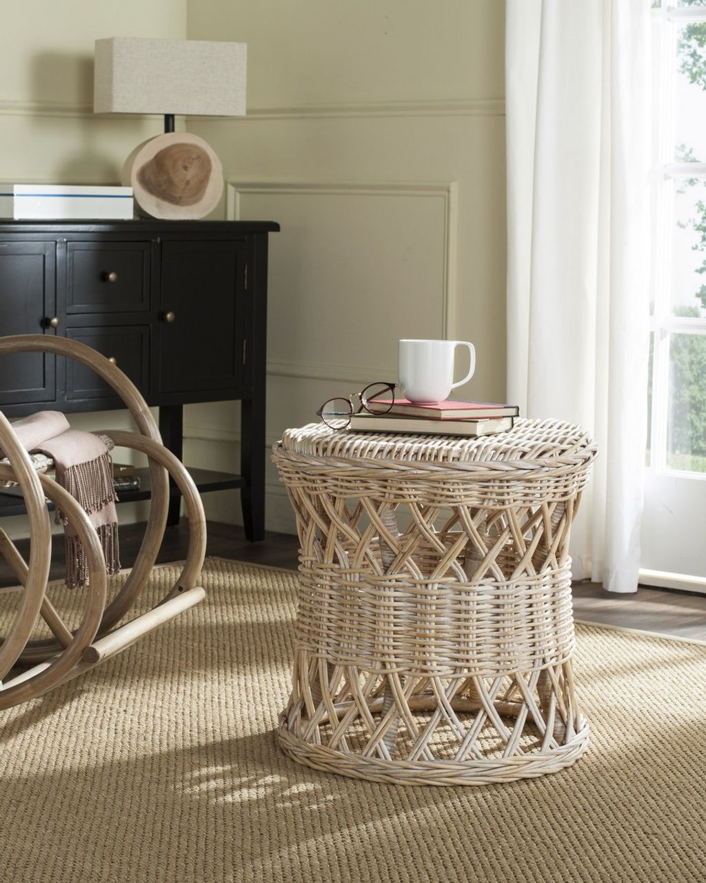 Wicker Round Table (19.6"D)