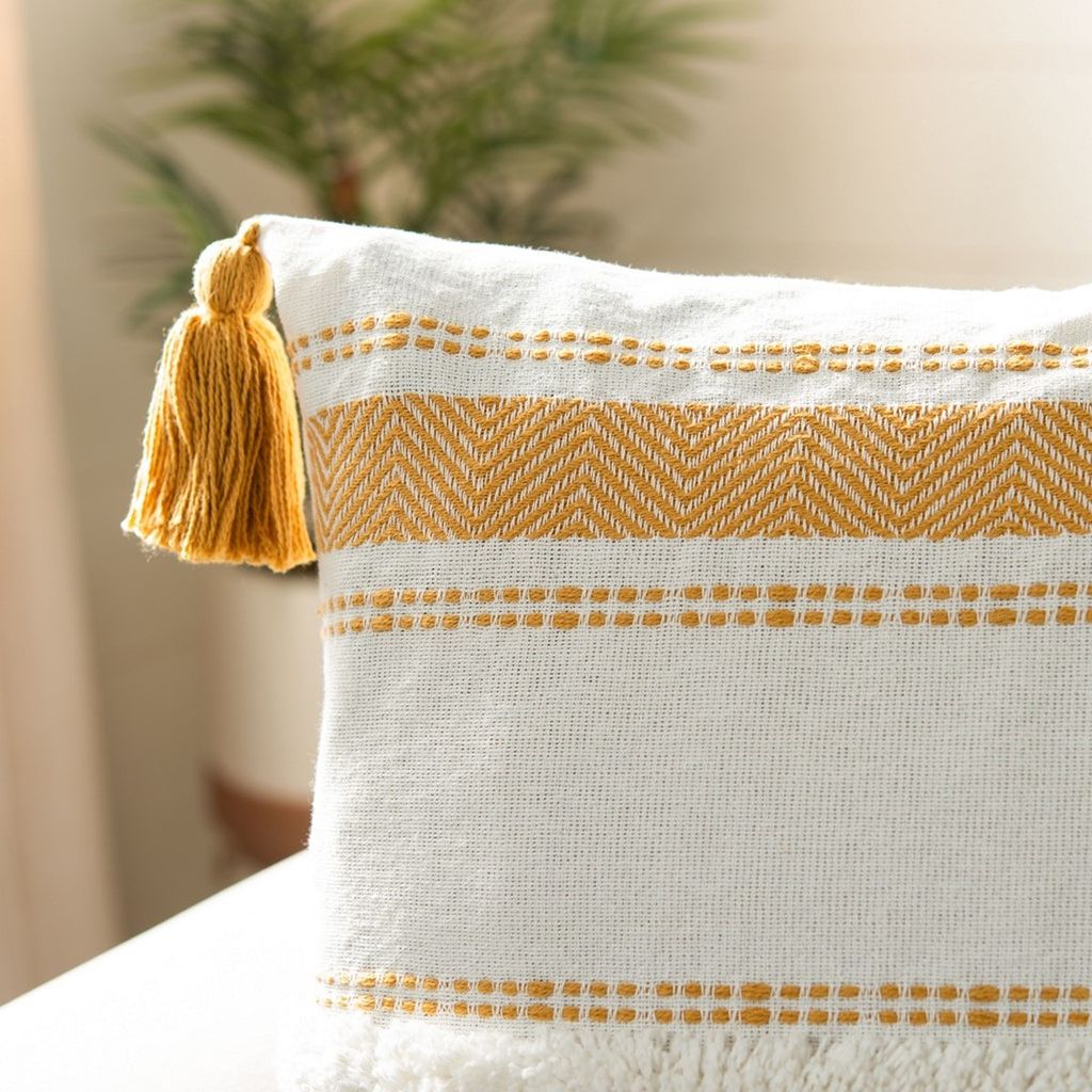 Polli Pillow, 20" X 20"