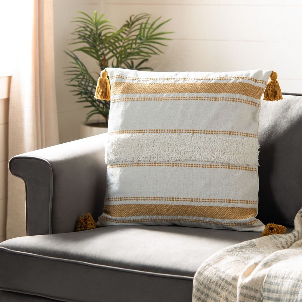 Polli Pillow, 20" X 20"