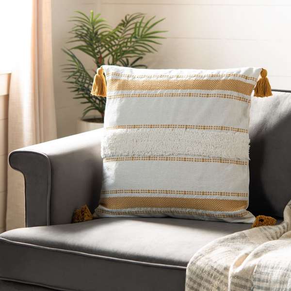 Polli Pillow, 20" X 20"