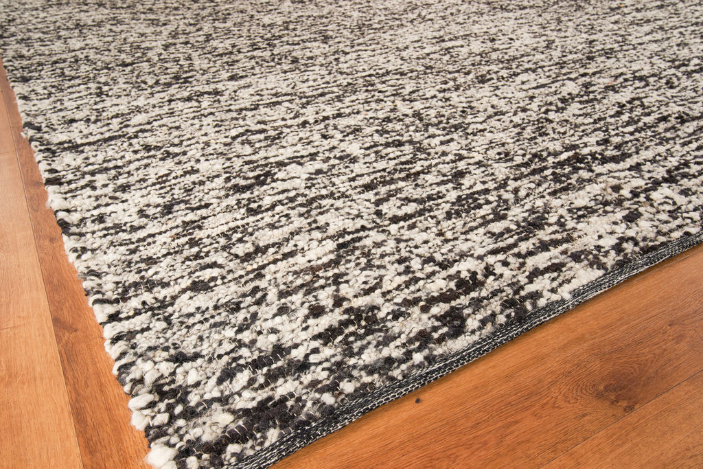 Tocayo Handmade New Zealand Wool Black Area Rug- 4572 8’X10’