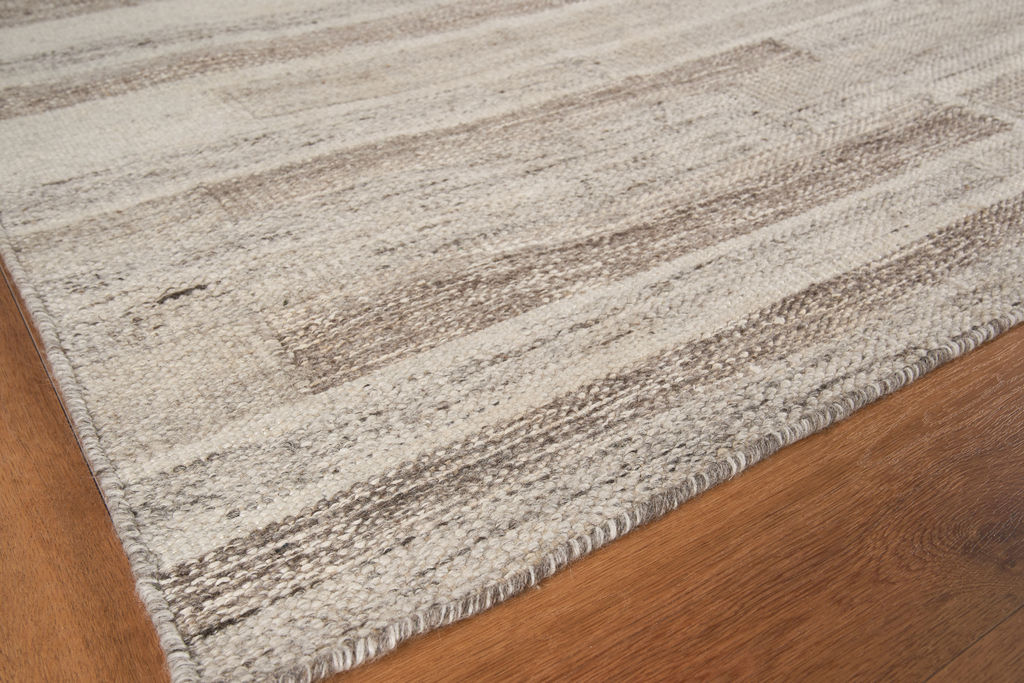 Scandinavian Handmade New Zealand Wool And Bamboo Silk Ivory/Gray Area Rug- 4586 9’X12’