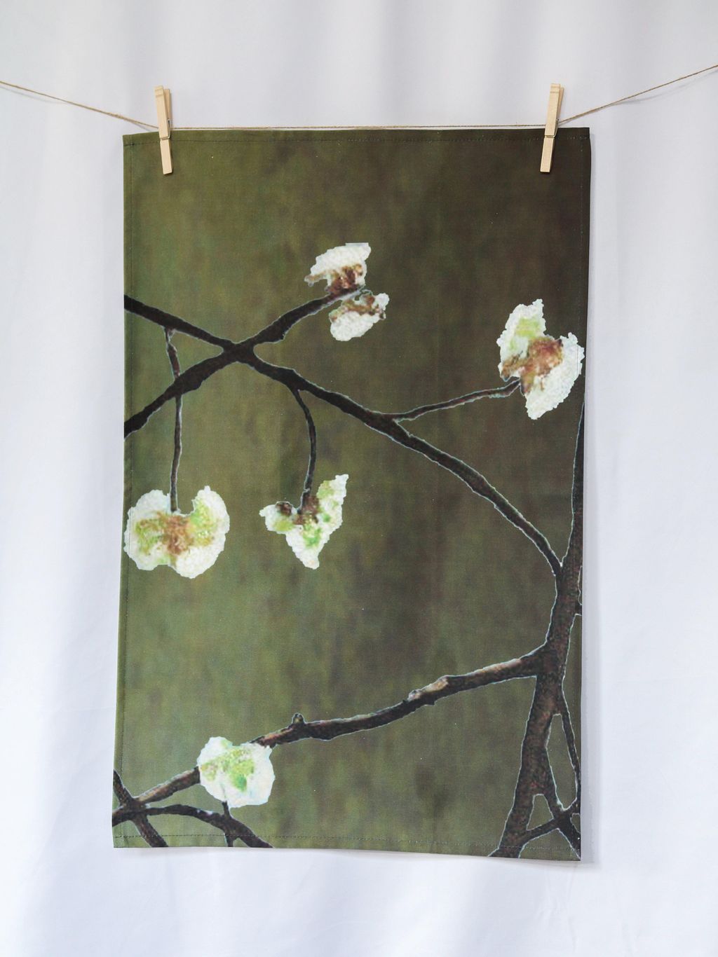 Tea Towel: White Flowers On Green