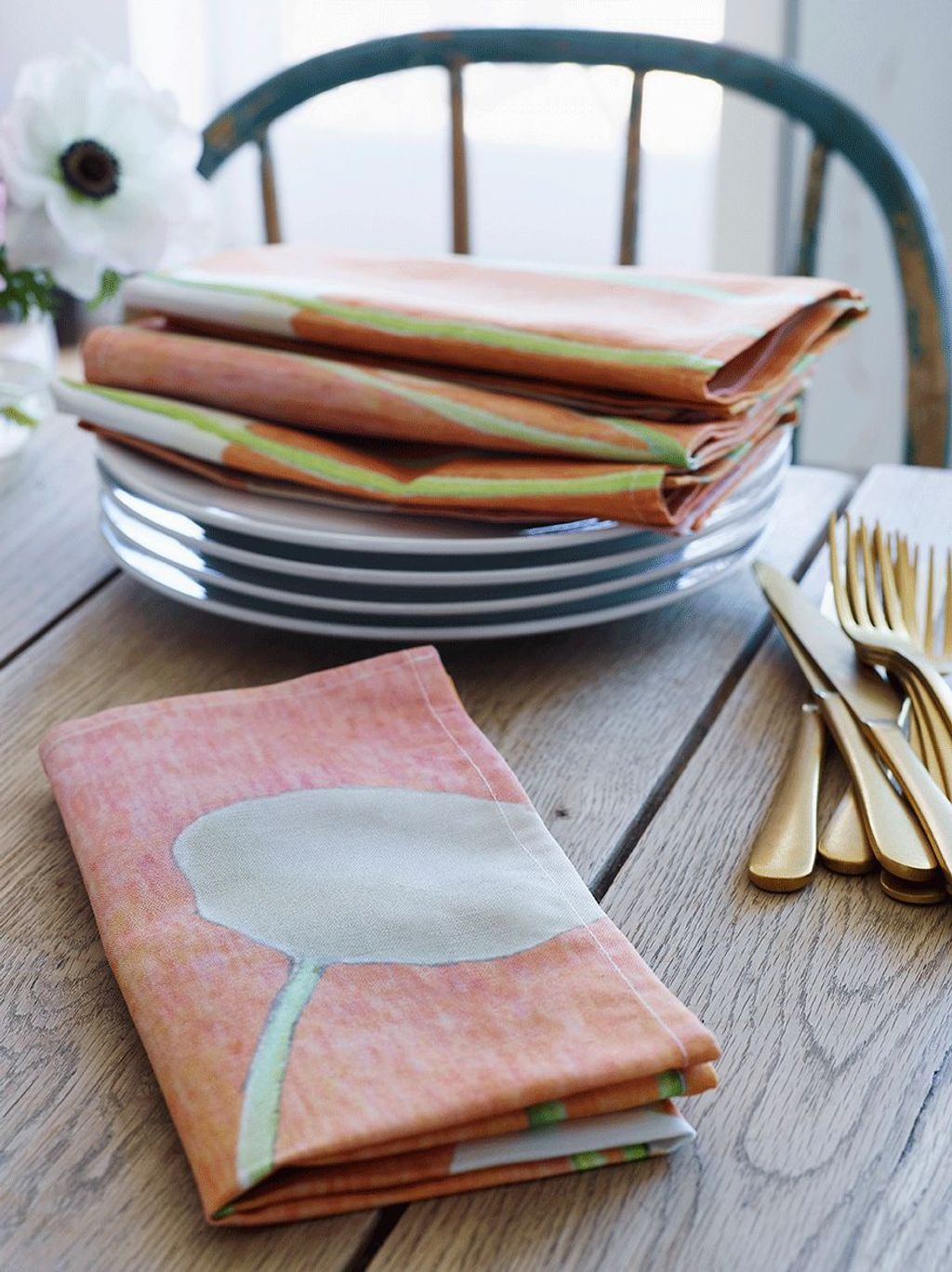 Napkin Set: Cream Flowers On Orange