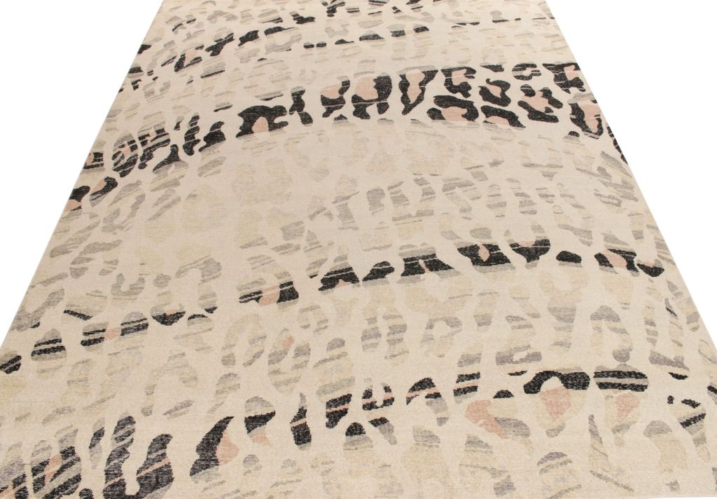 Distressed Style Modern Rug In Black, White Abstract Pattern