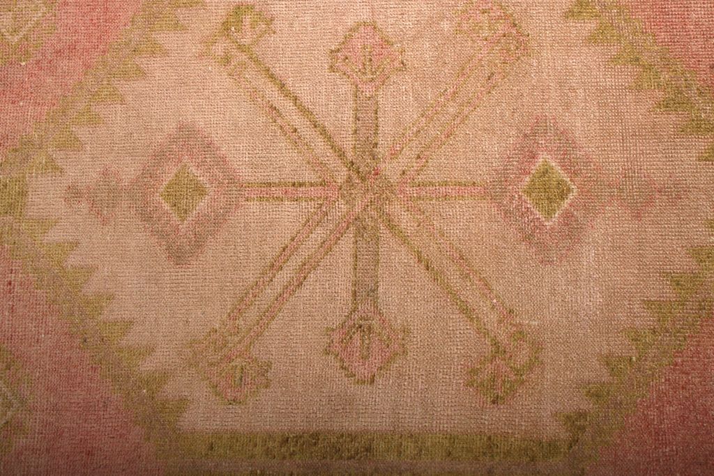 Vintage 1950S Mid-Century Kilim Pink Runner Beige Cream Geometric Pattern
