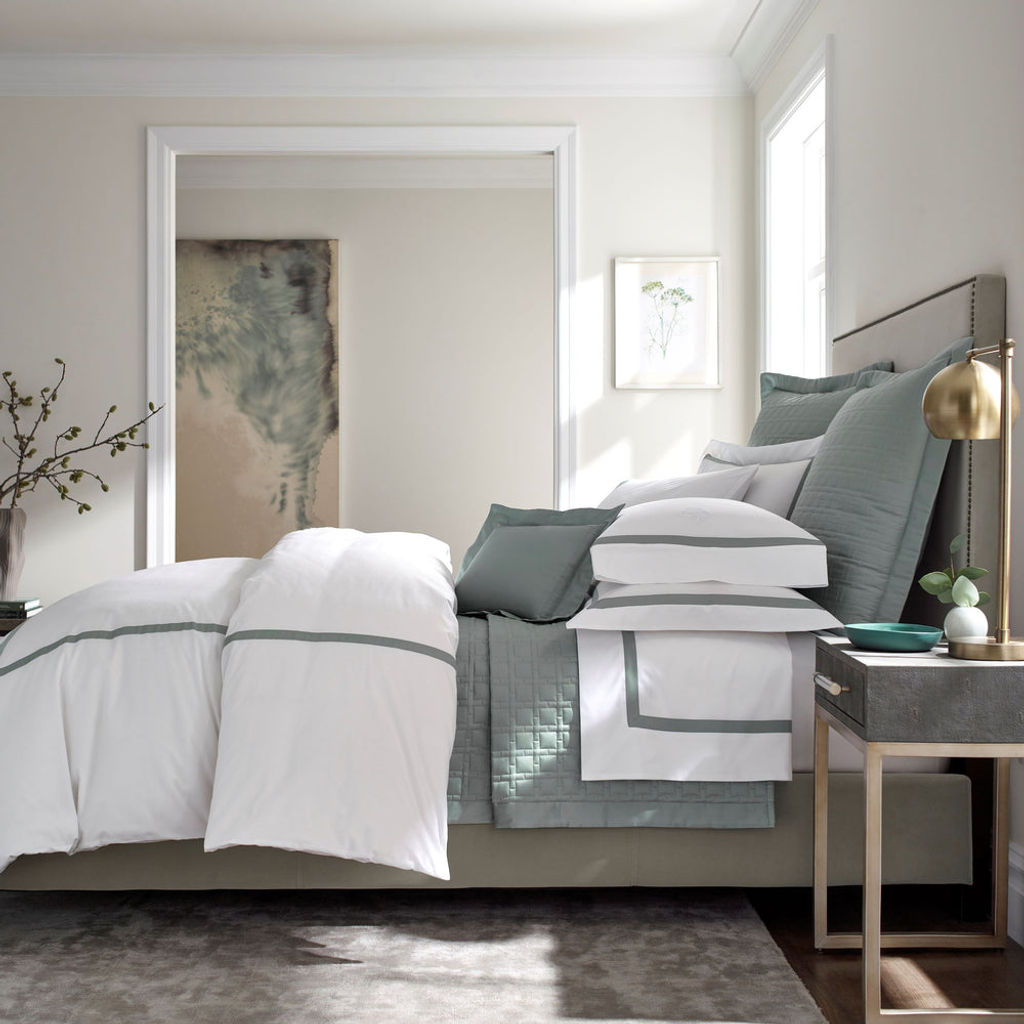 Preview image for Fino Kg/Ck Flat Sheet 116" X 118", White/Navy Blue