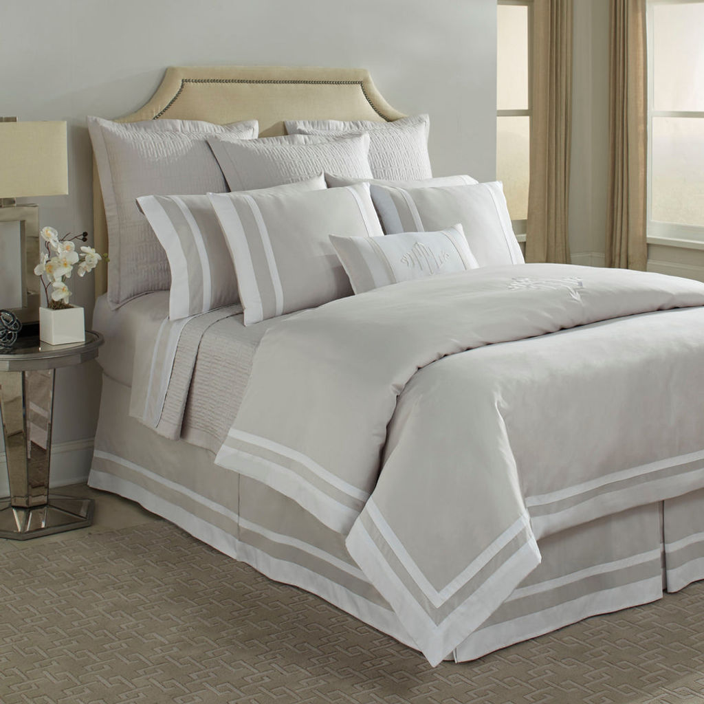 Savoy Fl/Qn Flat Sheet 95" X 115", White/Pebble