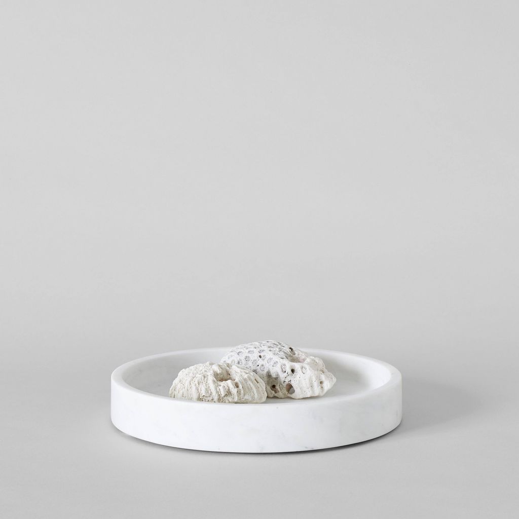 Preview image for White Marble Cloche Base Large
