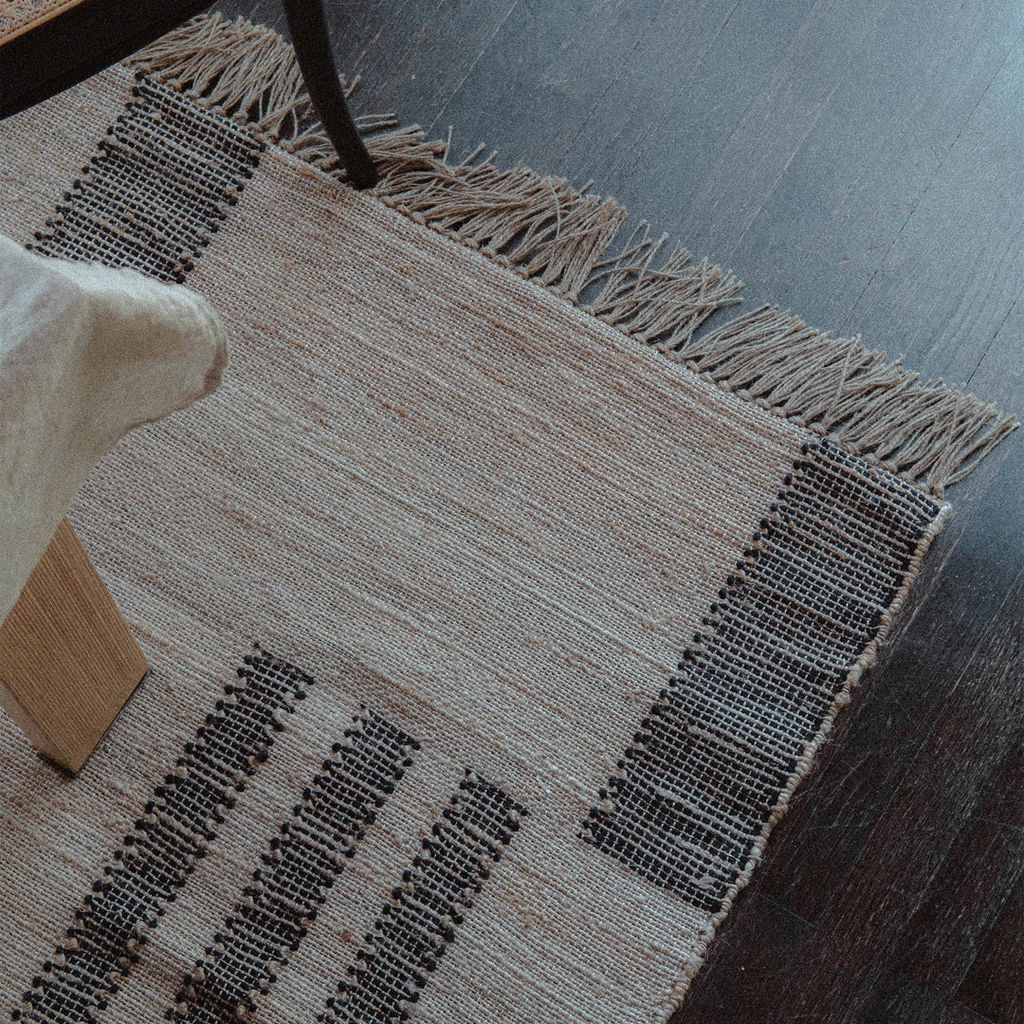 Rosa Rug 2.5' X 7', Tan, Black