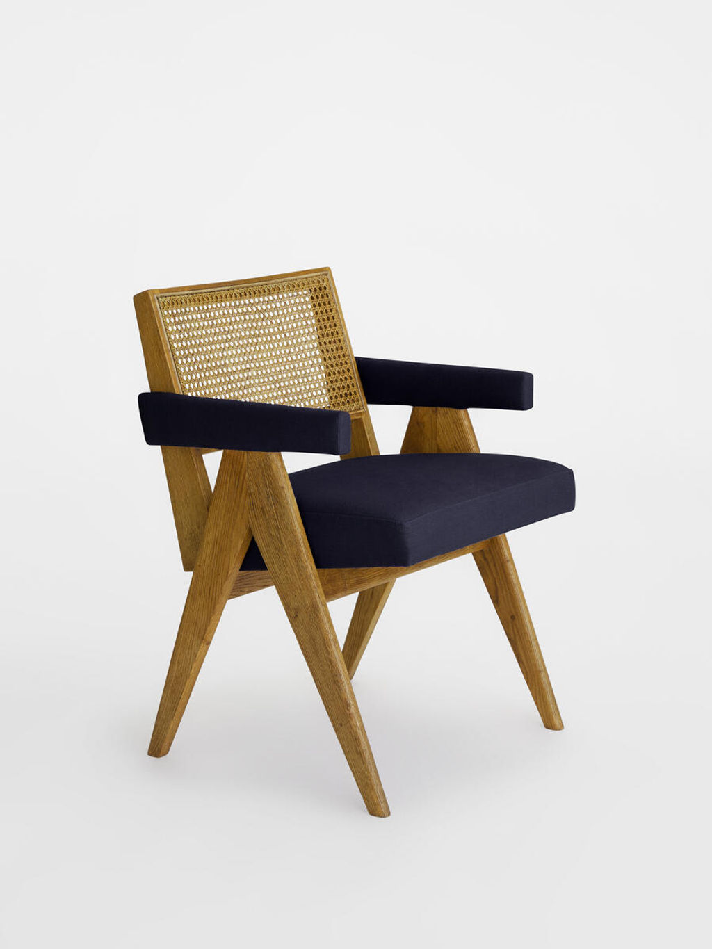 Preview image for Hayward Dining Chair With Arms, Indigo Linen Us