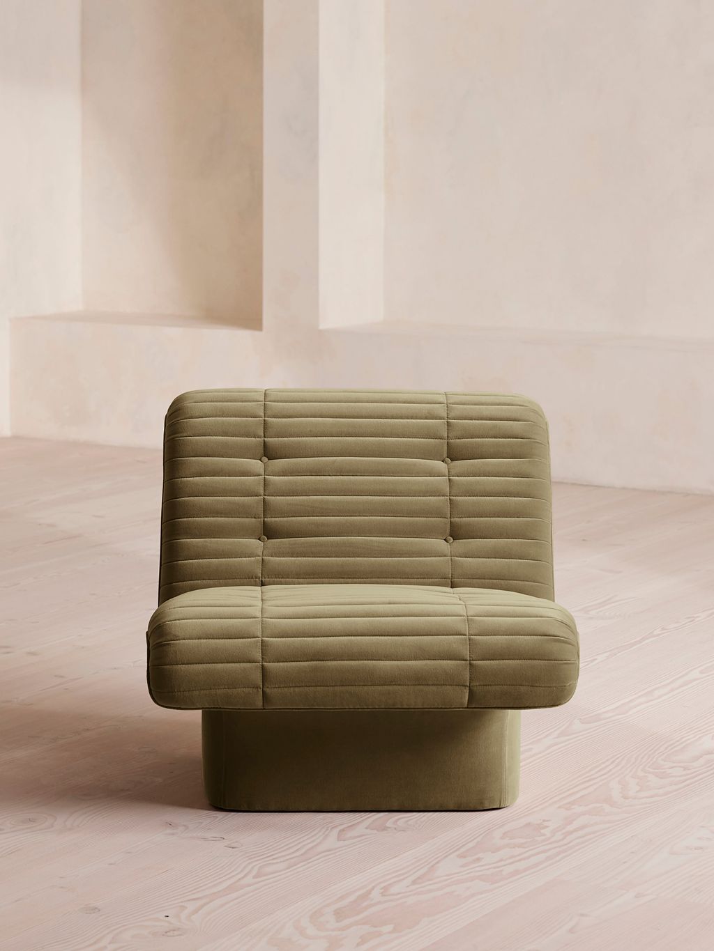Ewan Armchair, Velvet, Lichen