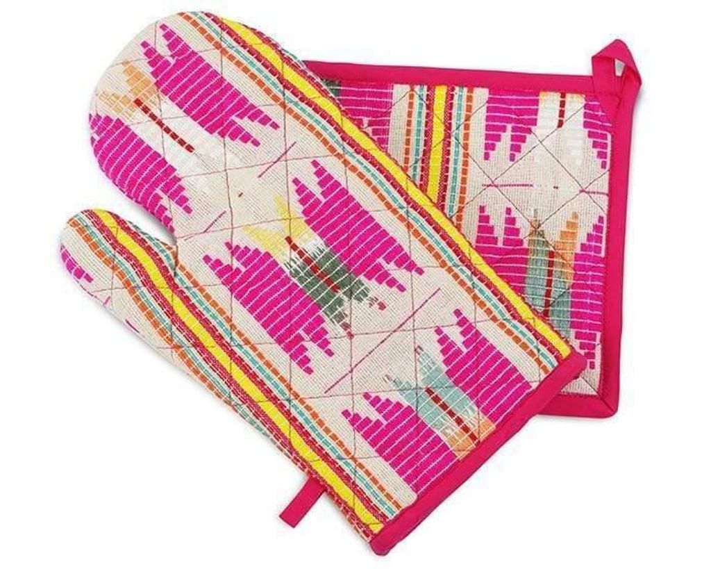 Pink Star Oven Mitts & Pot Holder (Set Of 2), Pink & Natural
