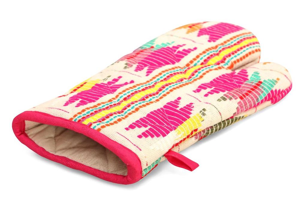 Pink Star Oven Mitts & Pot Holder (Set Of 2), Pink & Natural