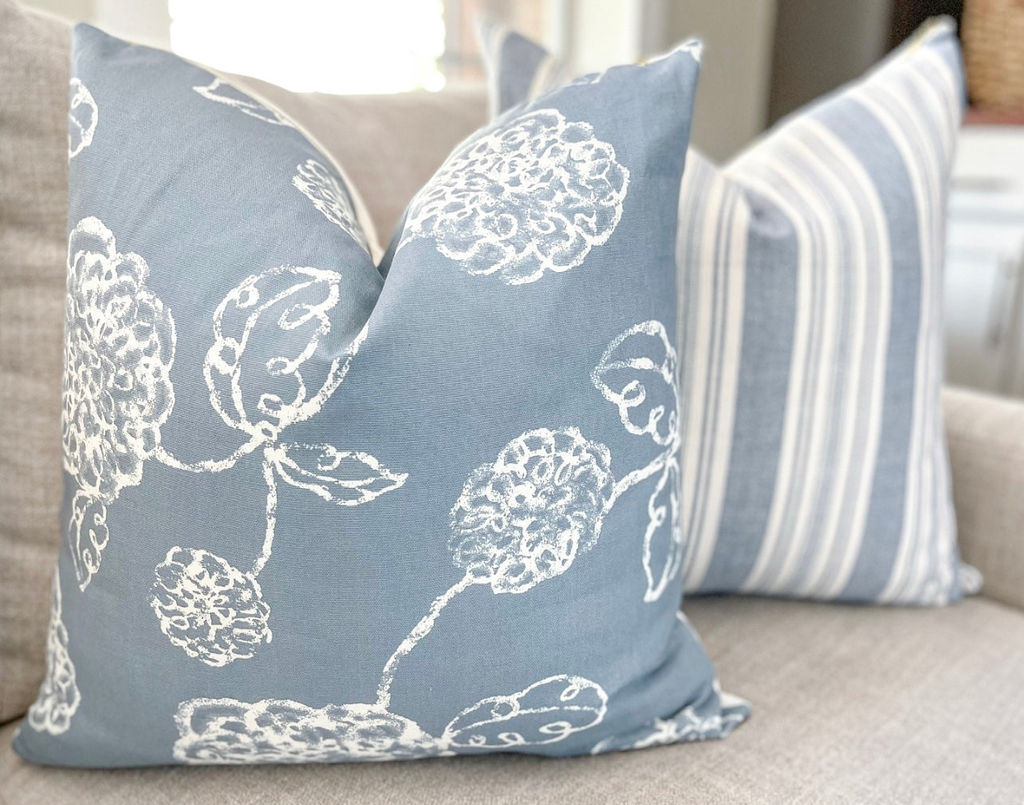 Preview image for Adeline Floral 22" X 22" Pillow Cover