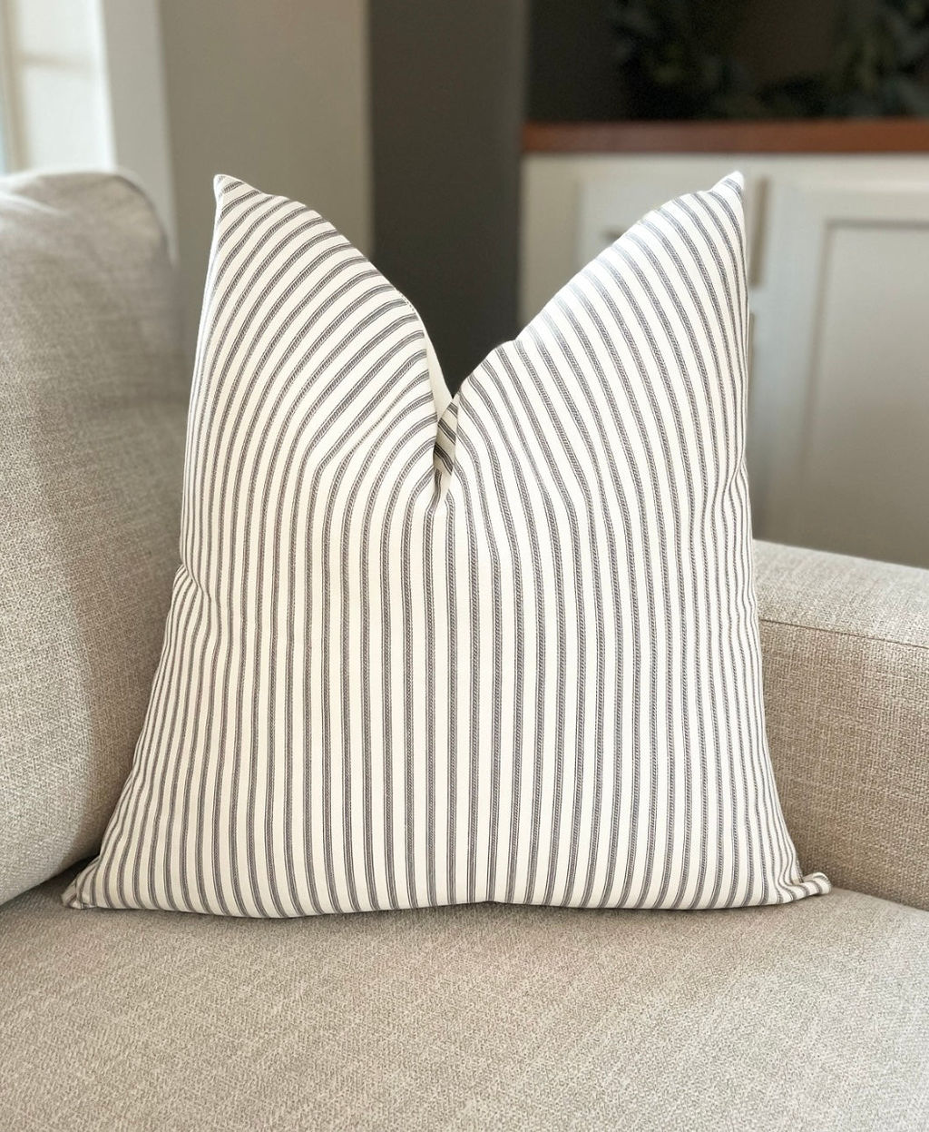 Corinne 18" X 18" Pillow Cover