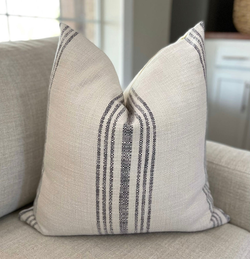 Preview image for Sophia 18" X 18" Pillow Cover