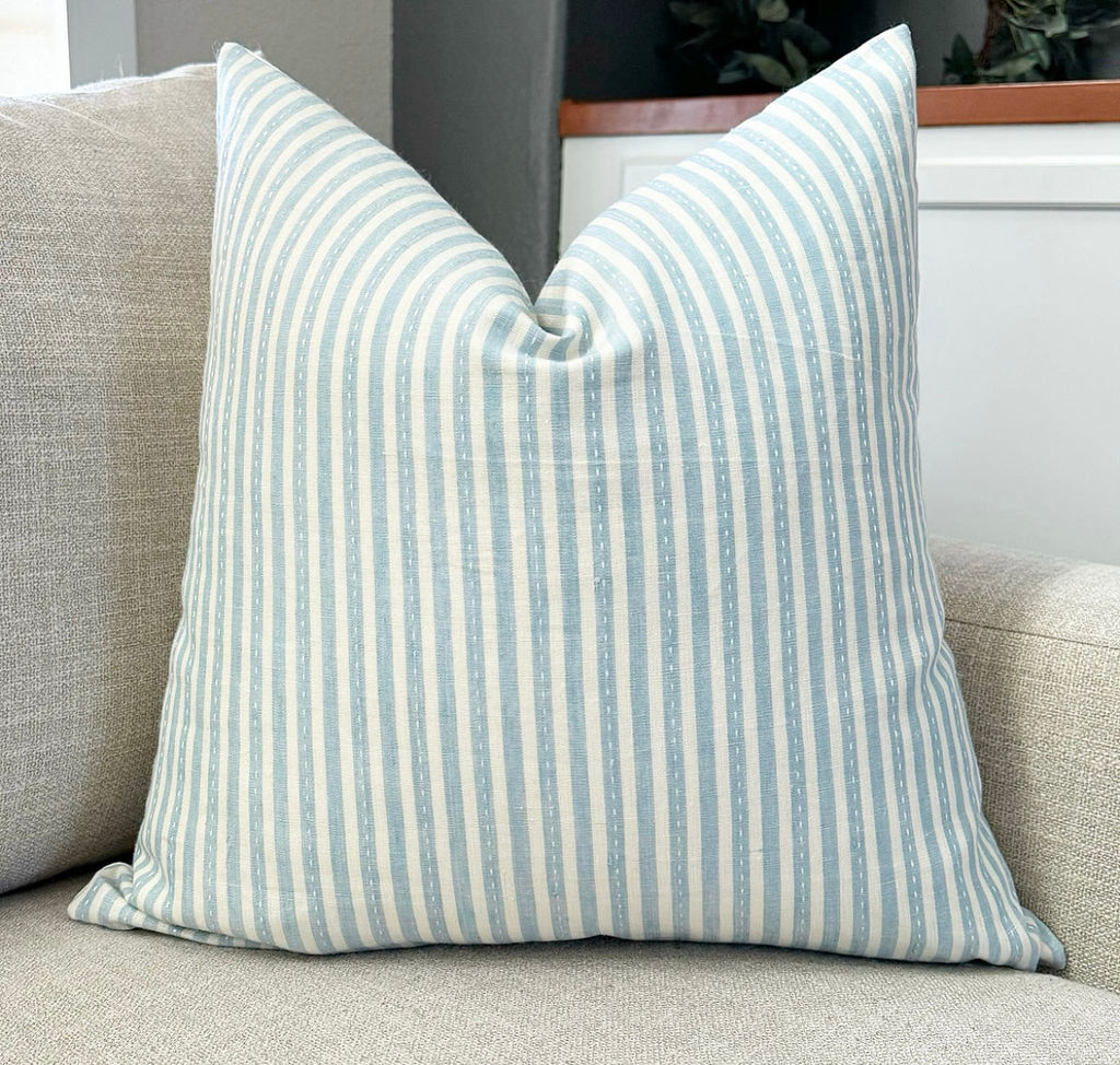 Lilly Pillow Cover 20" X 20"
