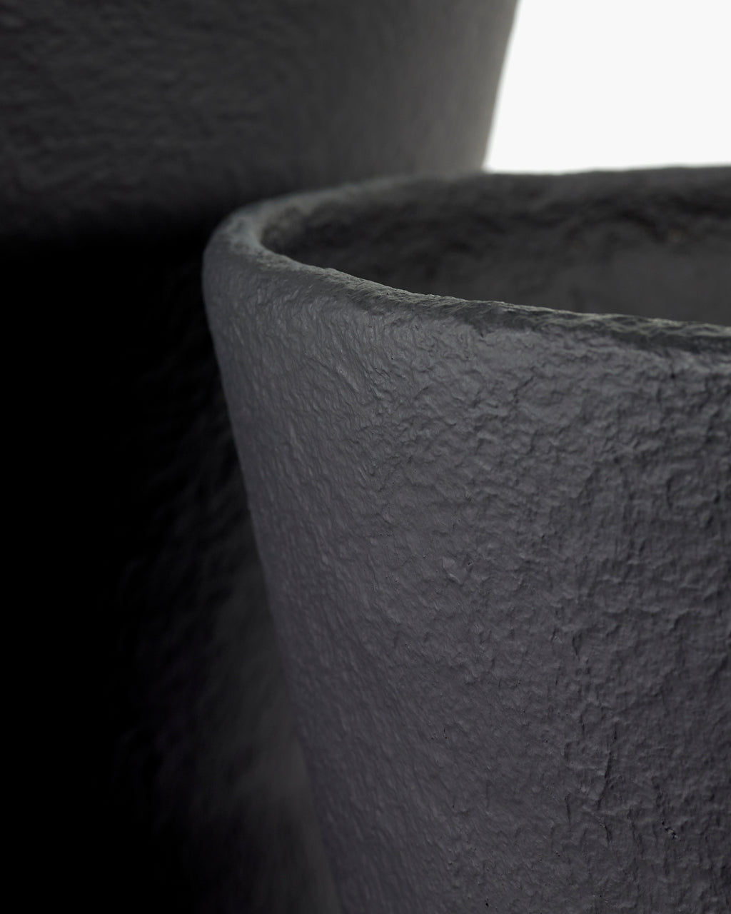 Planter L Black Construct