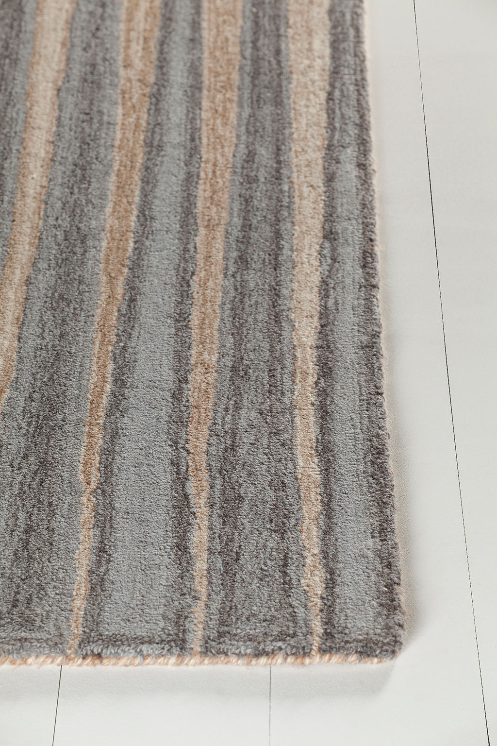 Gray & Gold Area Rug 5' X 7'6