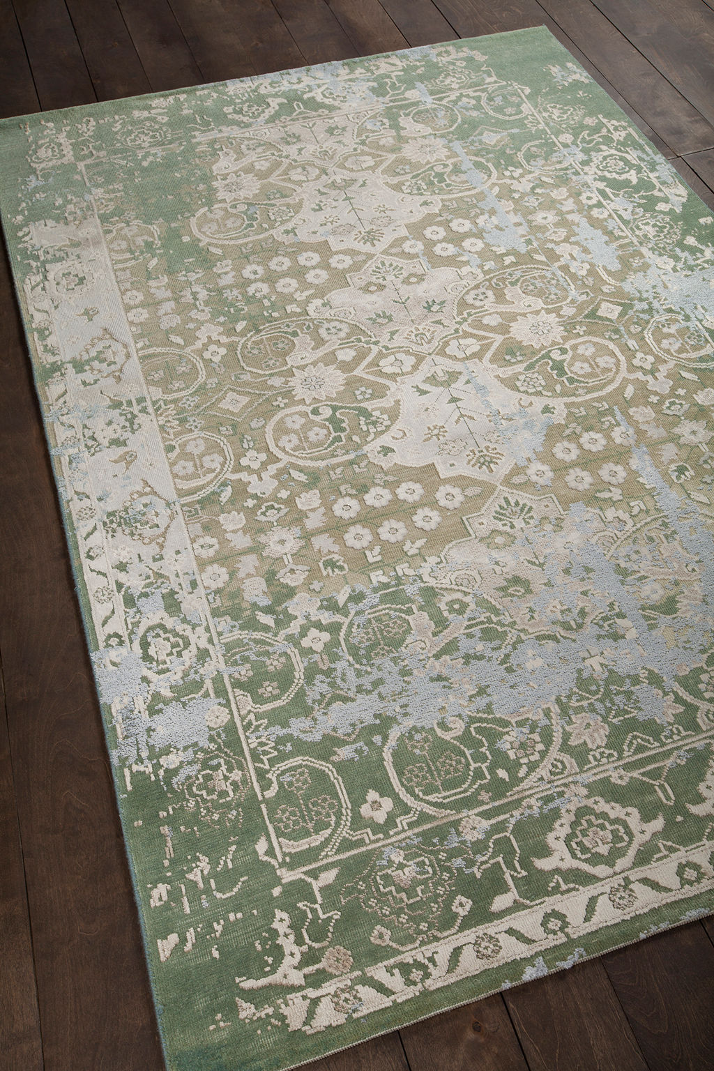 Viola Field, Green & cream *0.75"H x 60"W x 90"D