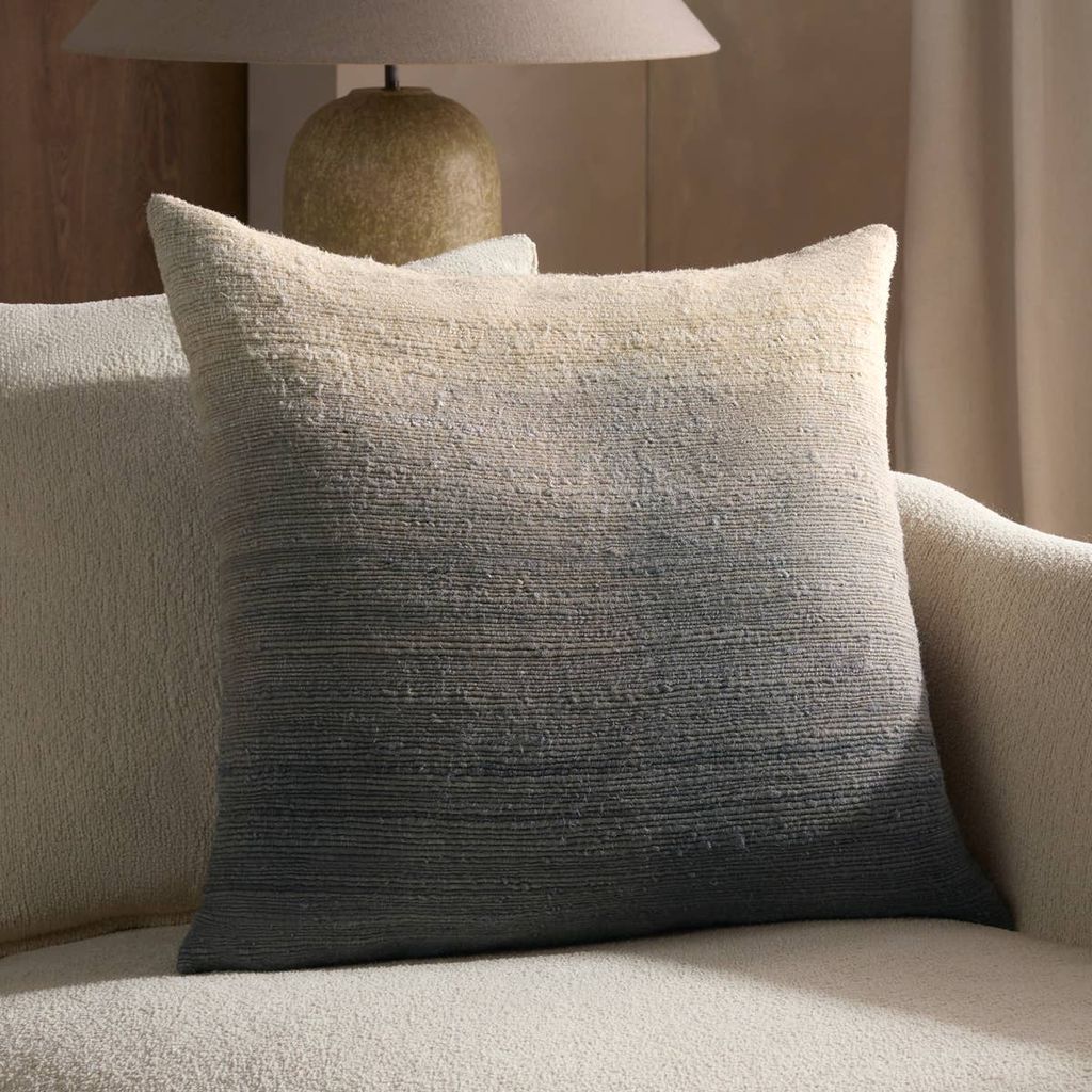 Abyssal Aby02 22" Poly Fill Pillow