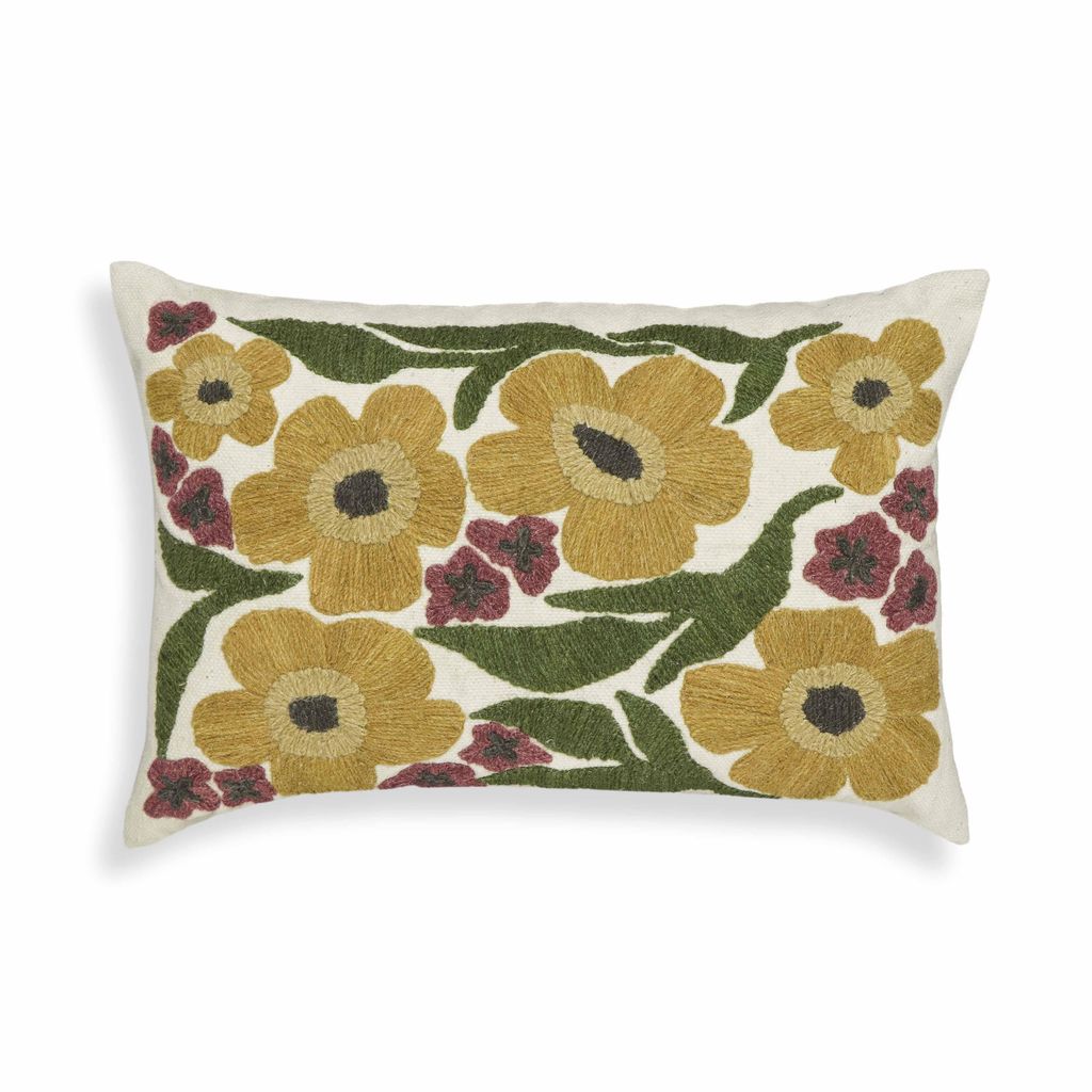 Blossom Embroidered Daisy Wool 24" X 16"