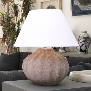 Rustic Clamshell Table Lamp