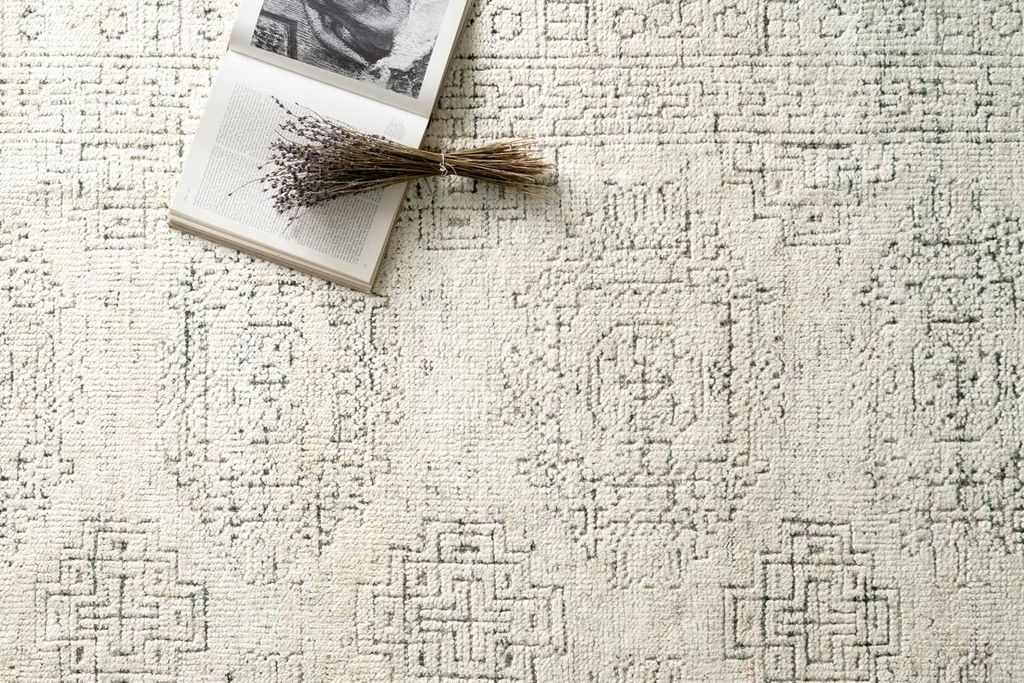 Vq-01 2' 9" X 12' Rug,  White / Stone