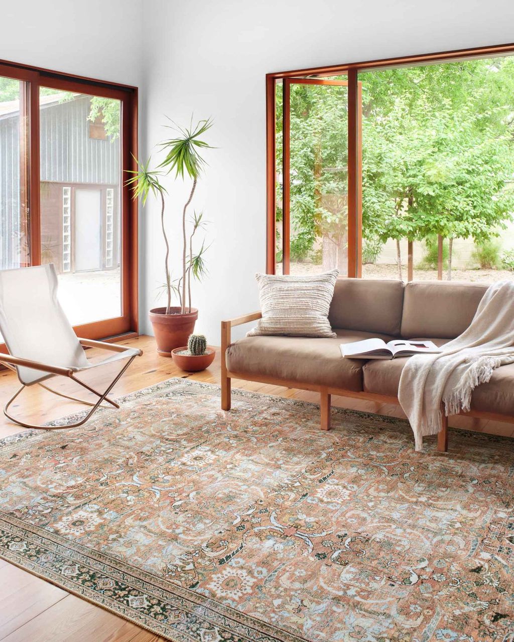 Auburn / Multicolor Rug, 2' 6" X 7' 6"