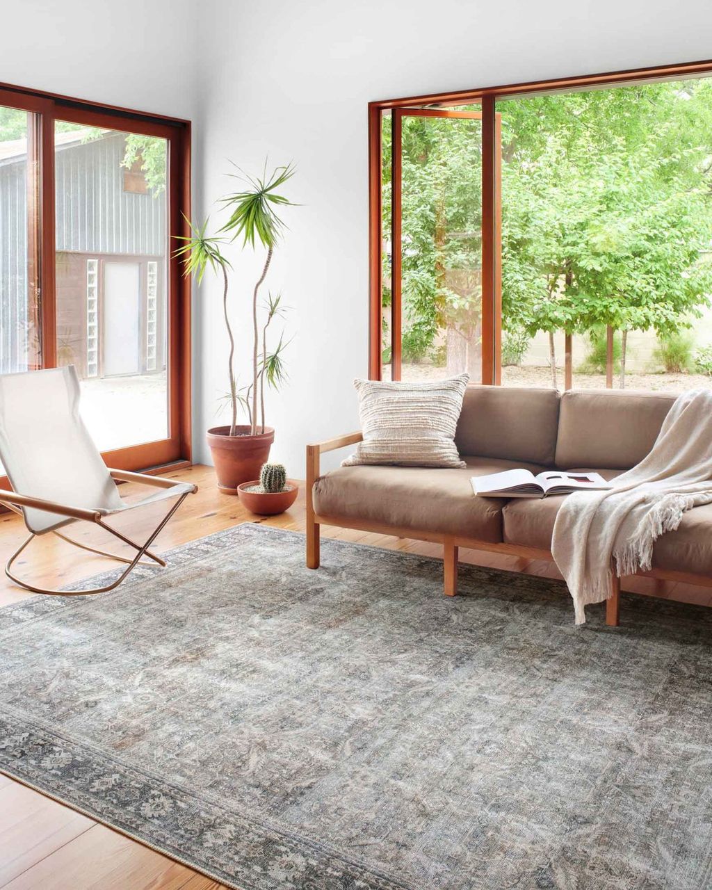 Wyn-07 2' 3" X 3' 9" Rug,  Grey / Charcoal
