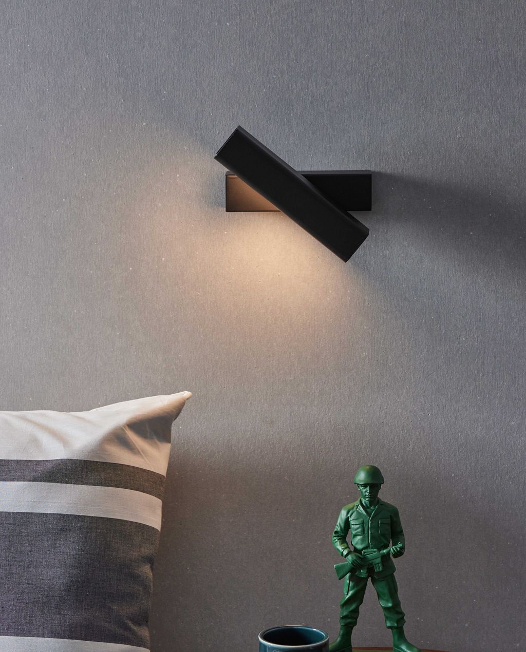 Mumu Wall Sconce, Black