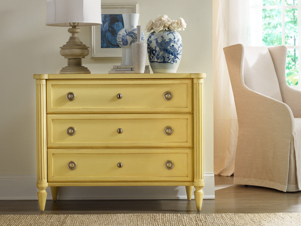 Avingnon Chest