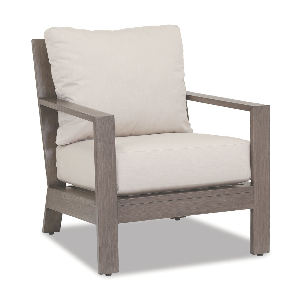 Preview image for Langley Club Chair *38"H x 30.50"W x 35"D
