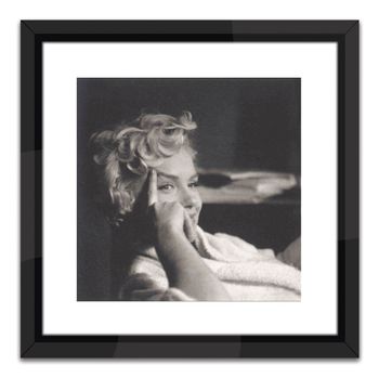 Svs26, Marilyn Monroe Lounging - Black Lacquer Frame